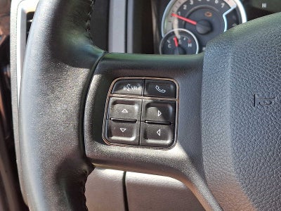2013 RAM 1500 4WD Crew Cab 140.5 SLT