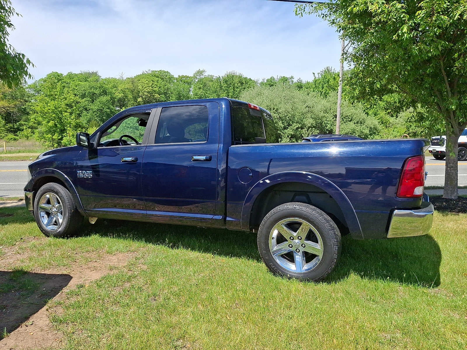 2013 RAM 1500 4WD Crew Cab 140.5 SLT