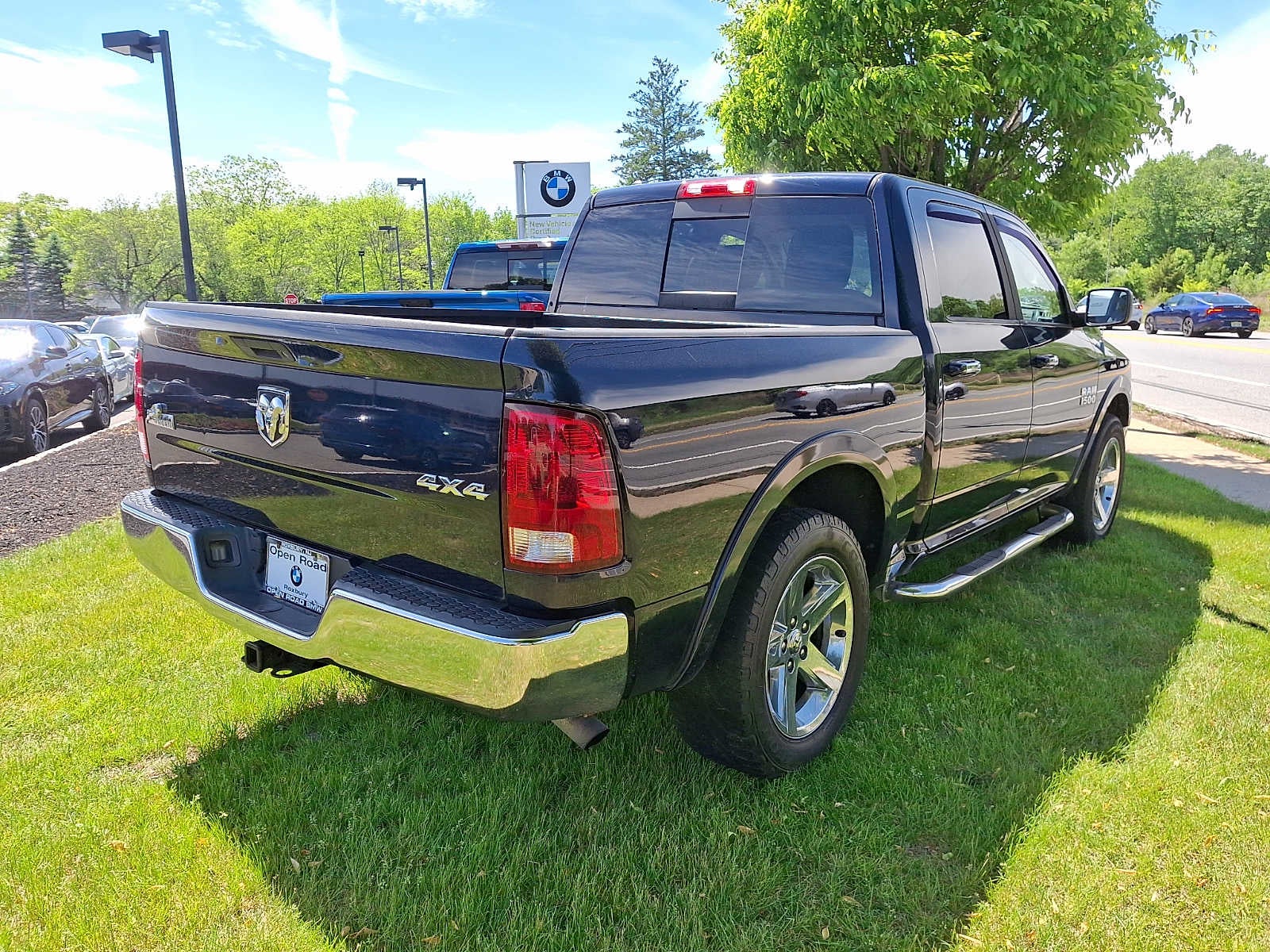 2013 RAM 1500 4WD Crew Cab 140.5 SLT