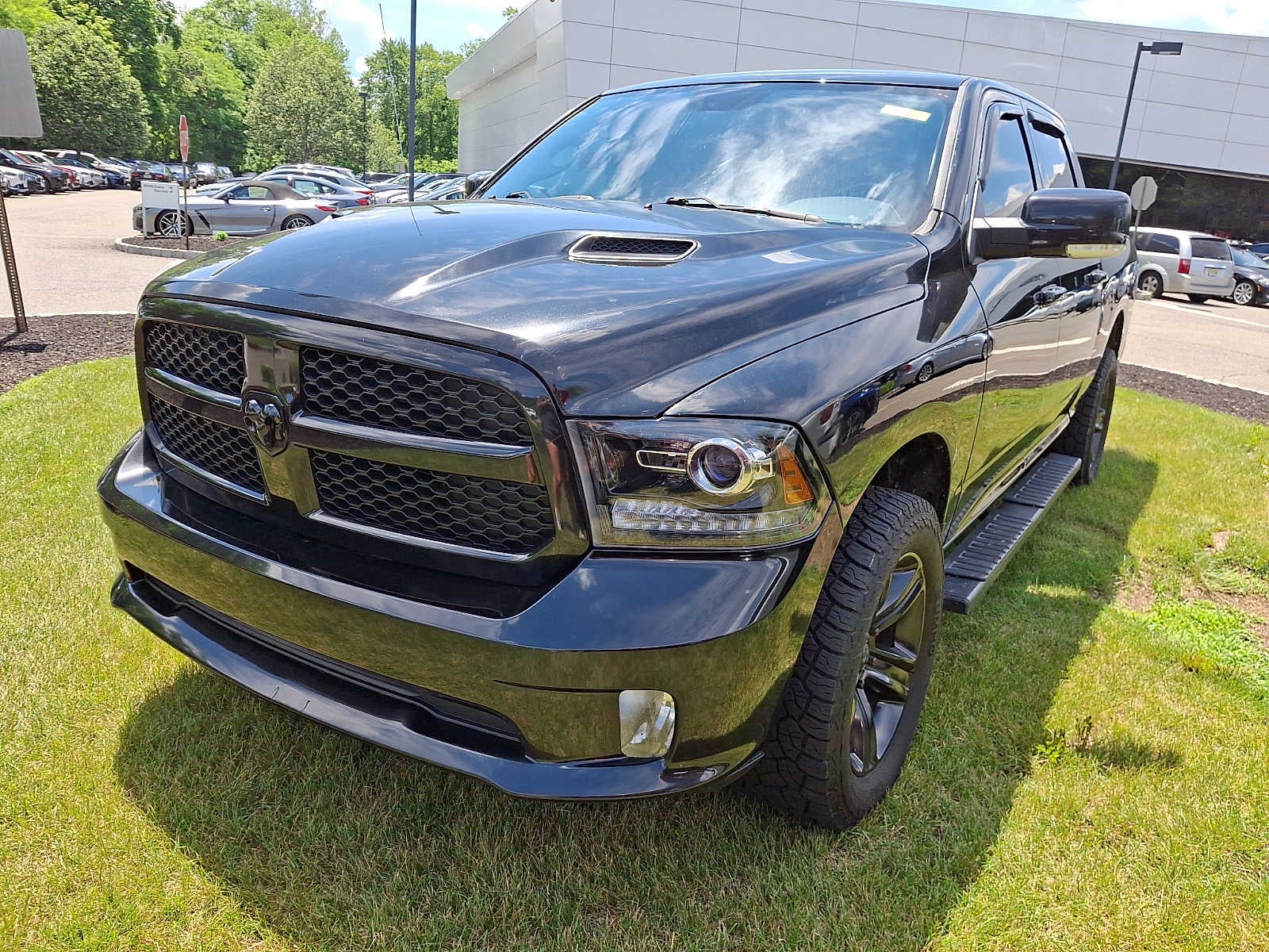 2017 RAM 1500 Night 4x4 Crew Cab 57 Box
