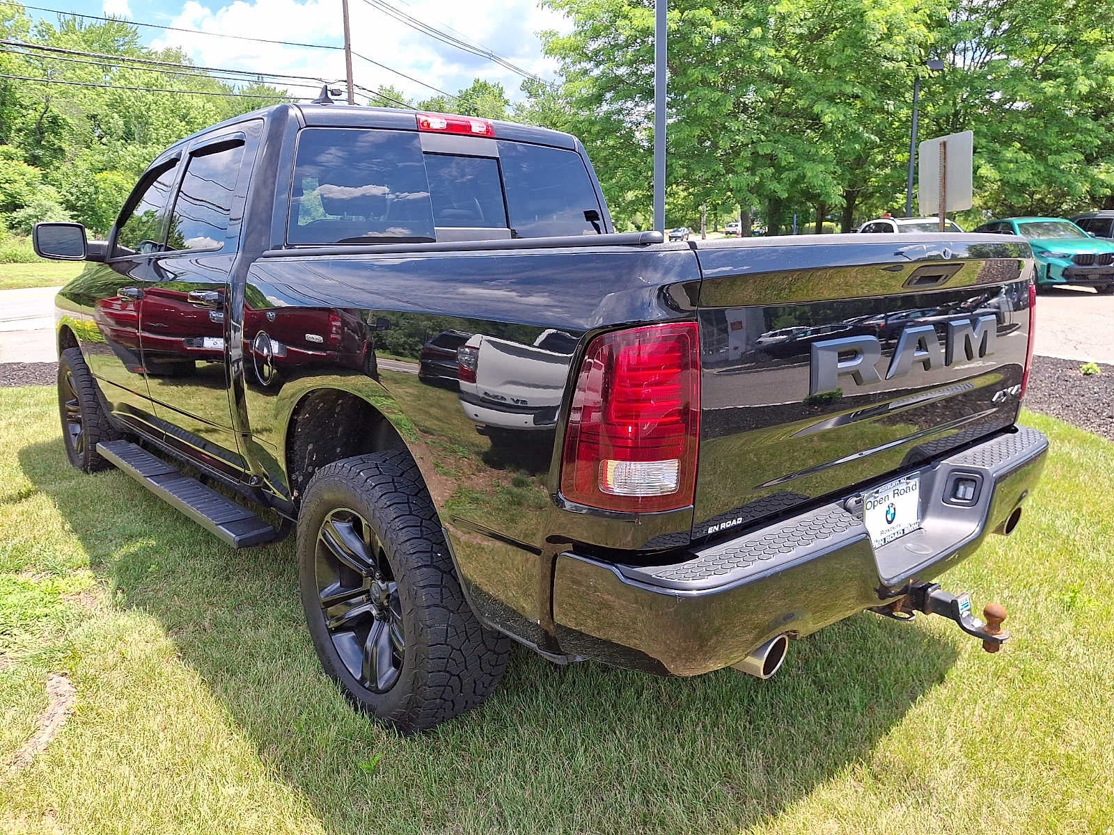 2017 RAM 1500 Night 4x4 Crew Cab 57 Box
