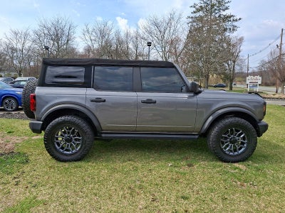 2022 Ford Bronco Base 4 Door 4x4