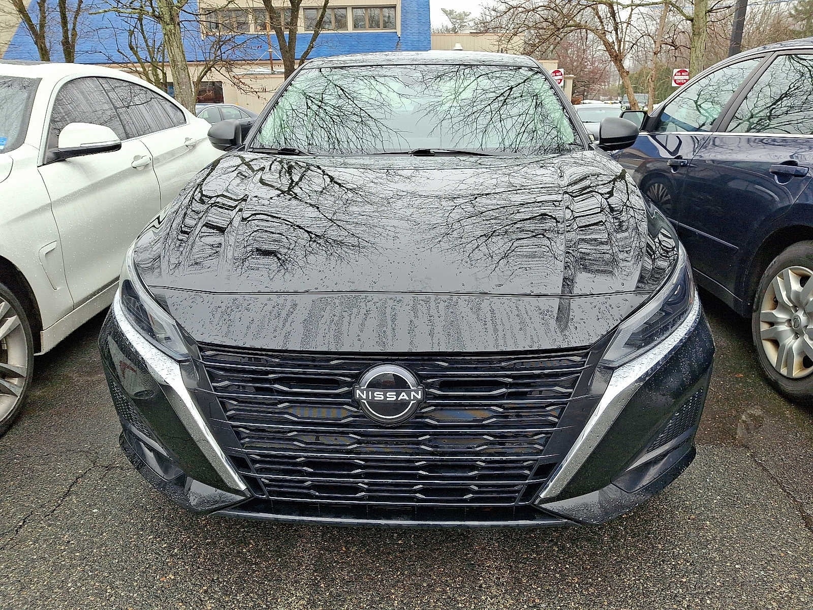 2024 Nissan Altima 2.5 SV Sedan