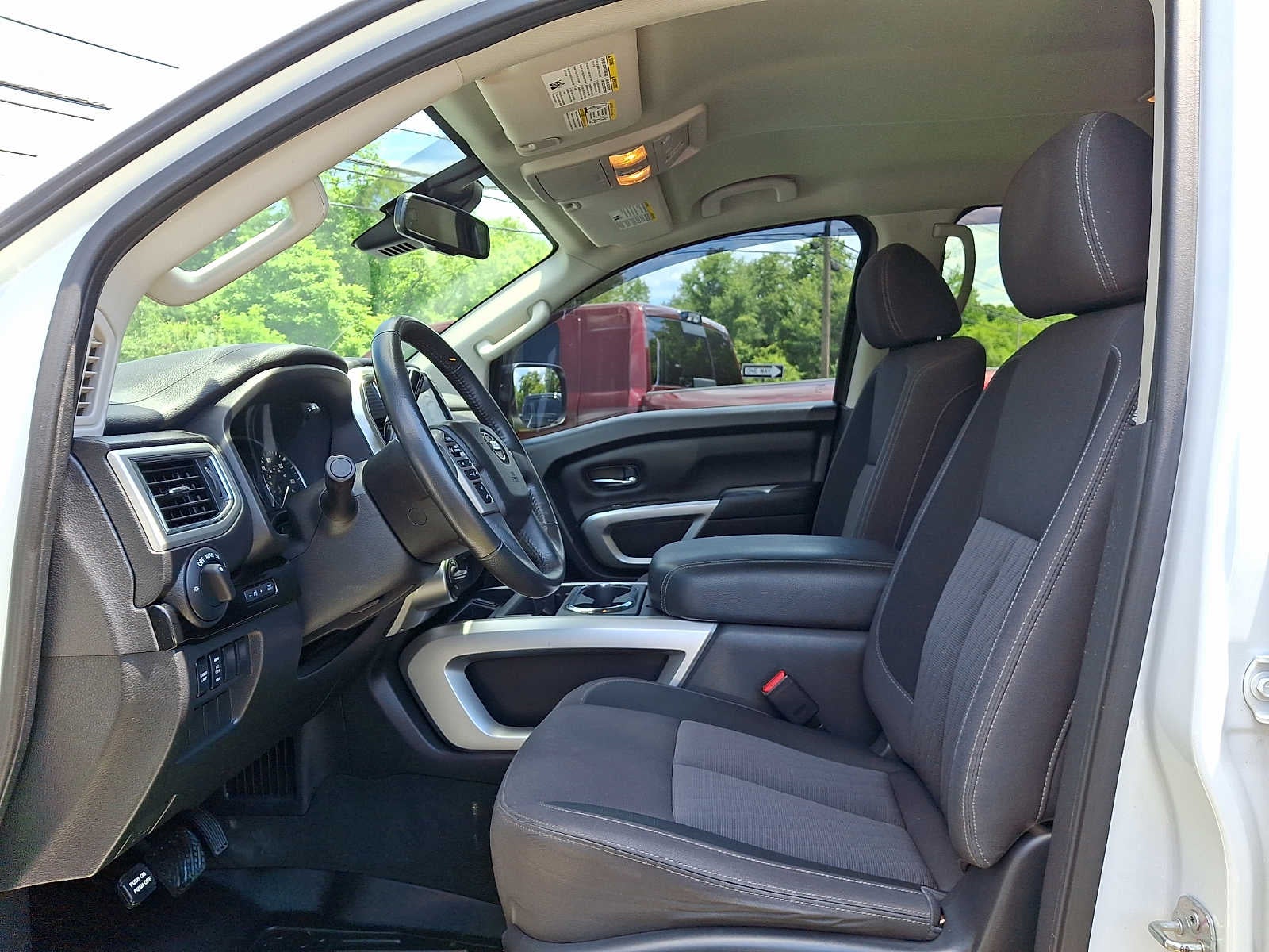 2021 Nissan Titan 4x4 Crew Cab SV