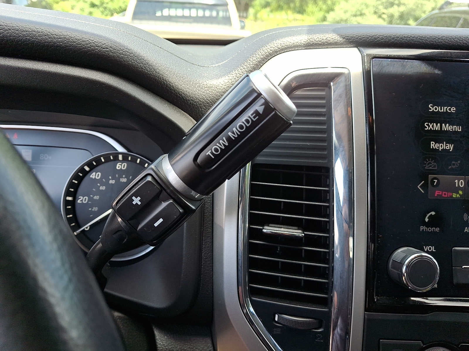 2021 Nissan Titan 4x4 Crew Cab SV