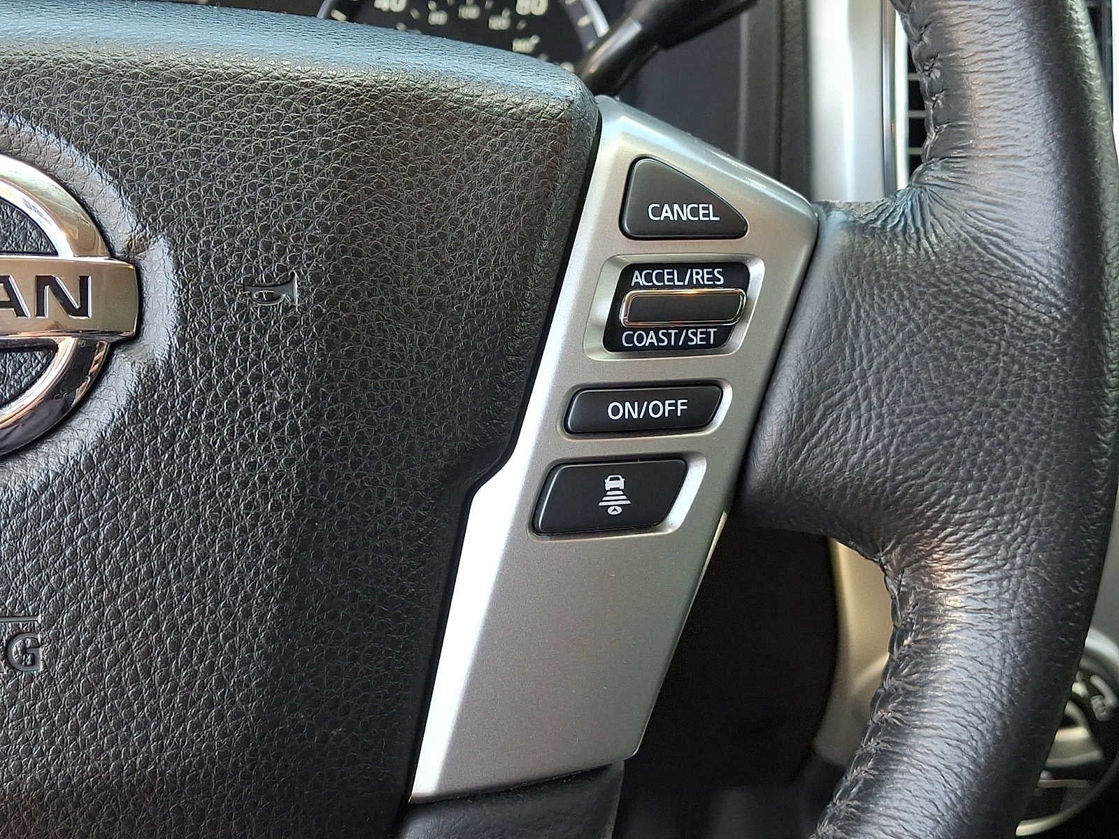 2021 Nissan Titan 4x4 Crew Cab SV