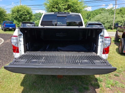 2021 Nissan Titan 4x4 Crew Cab SV