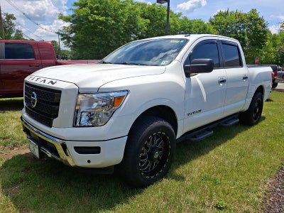 2021 Nissan Titan 4x4 Crew Cab SV
