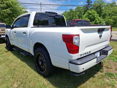 2021 Nissan Titan 4x4 Crew Cab SV