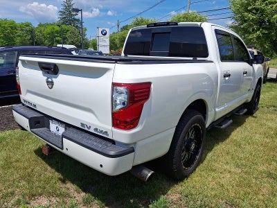 2021 Nissan Titan 4x4 Crew Cab SV