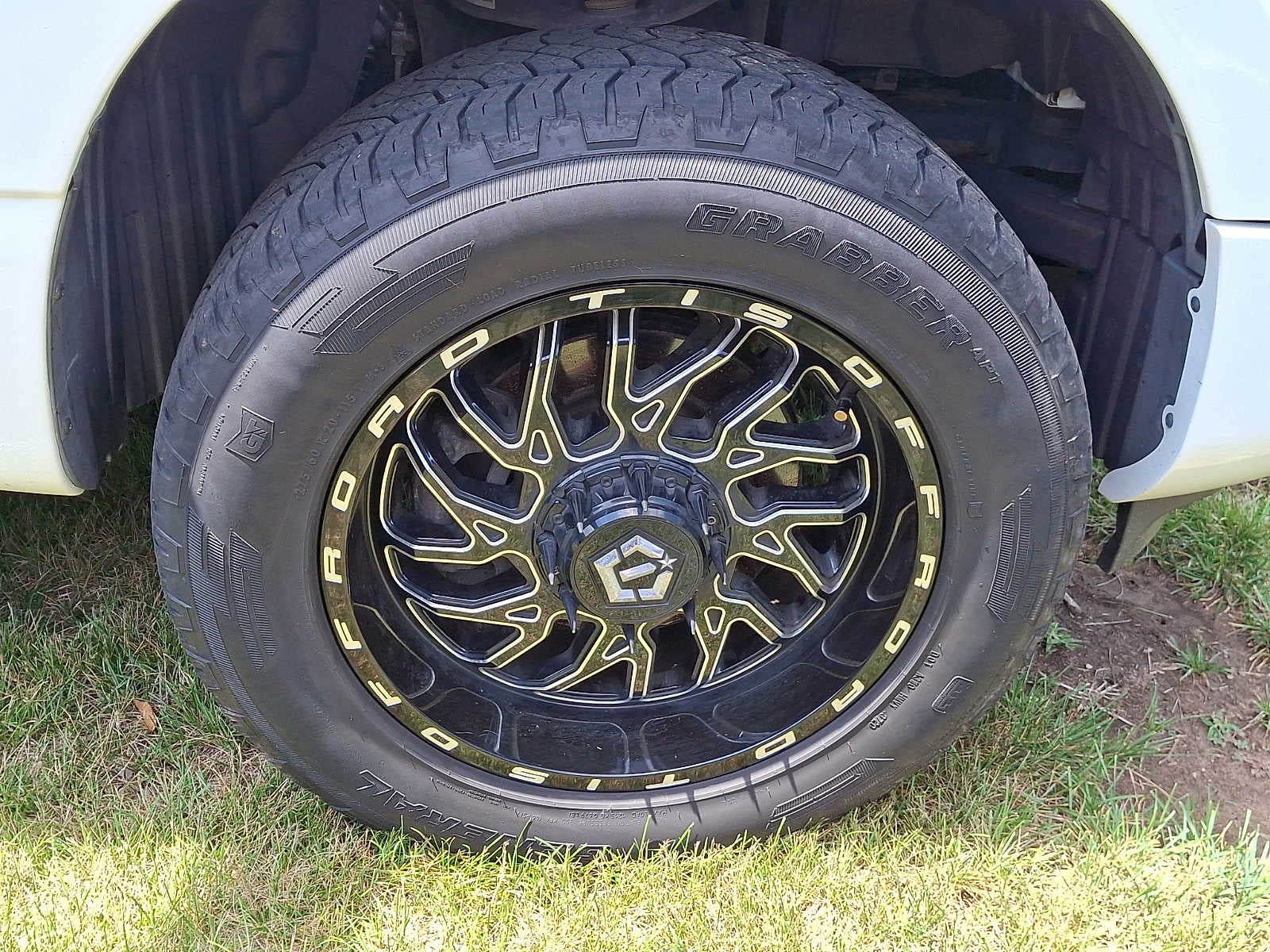 2021 Nissan Titan 4x4 Crew Cab SV
