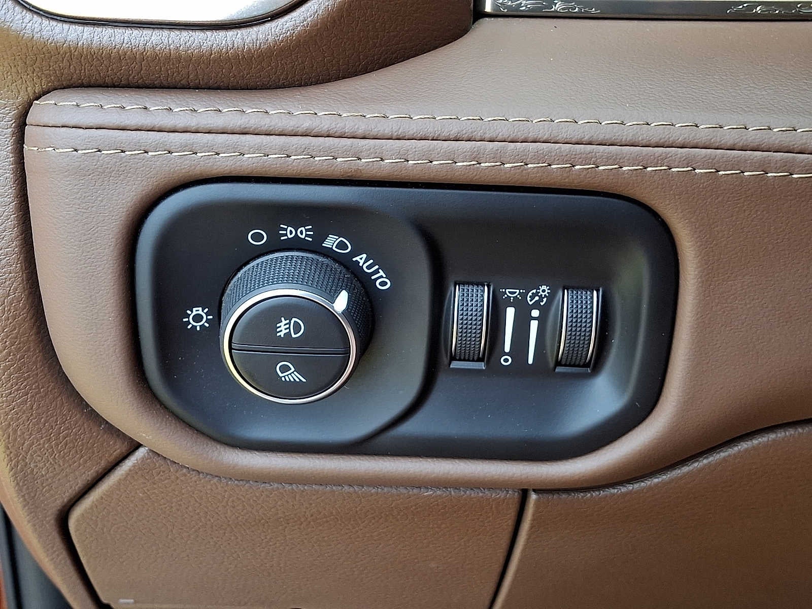 2024 RAM 3500 Longhorn 4x4 Mega Cab 64 Box