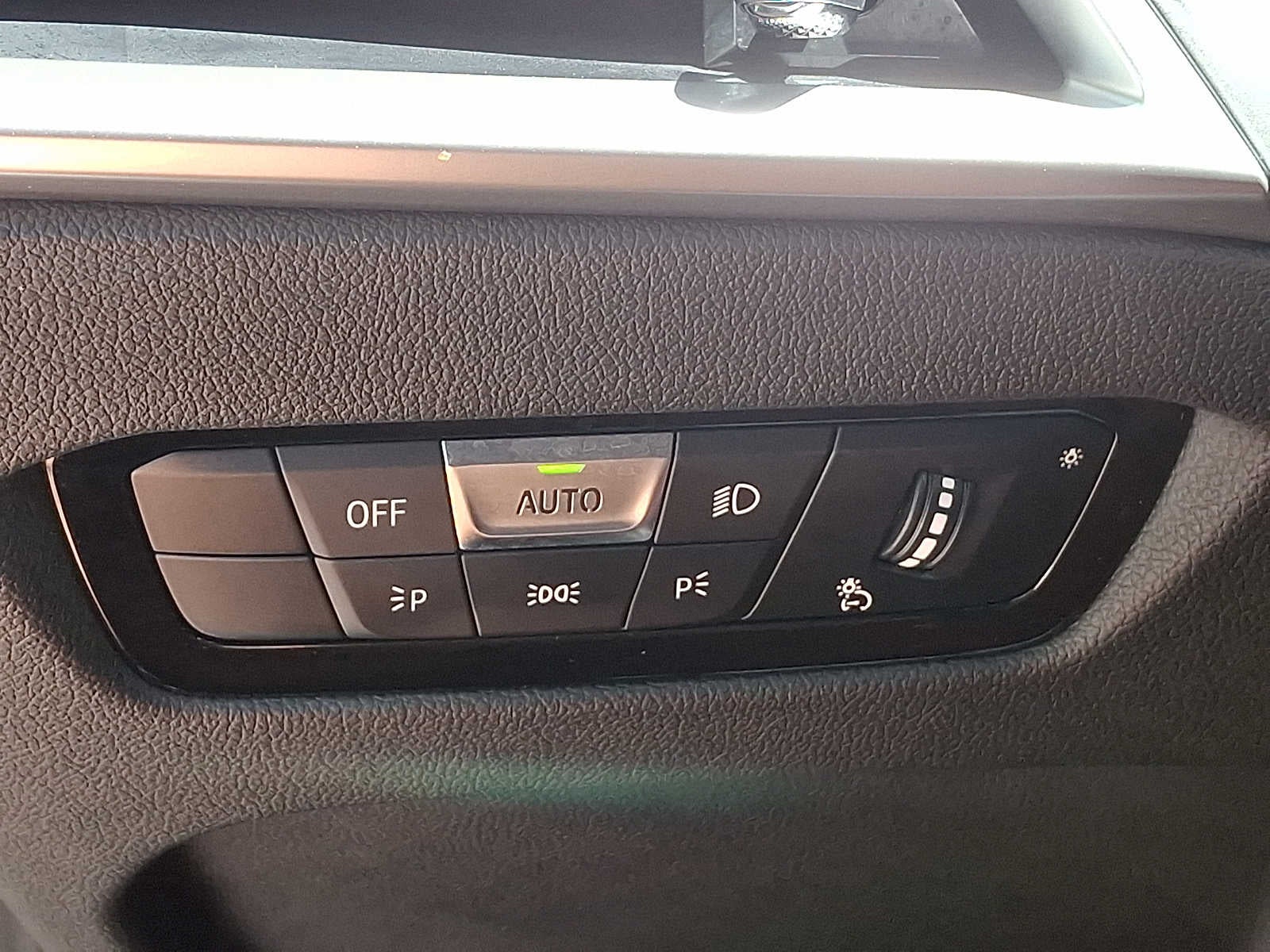 2025 BMW 3 Series 330i xDrive Sedan