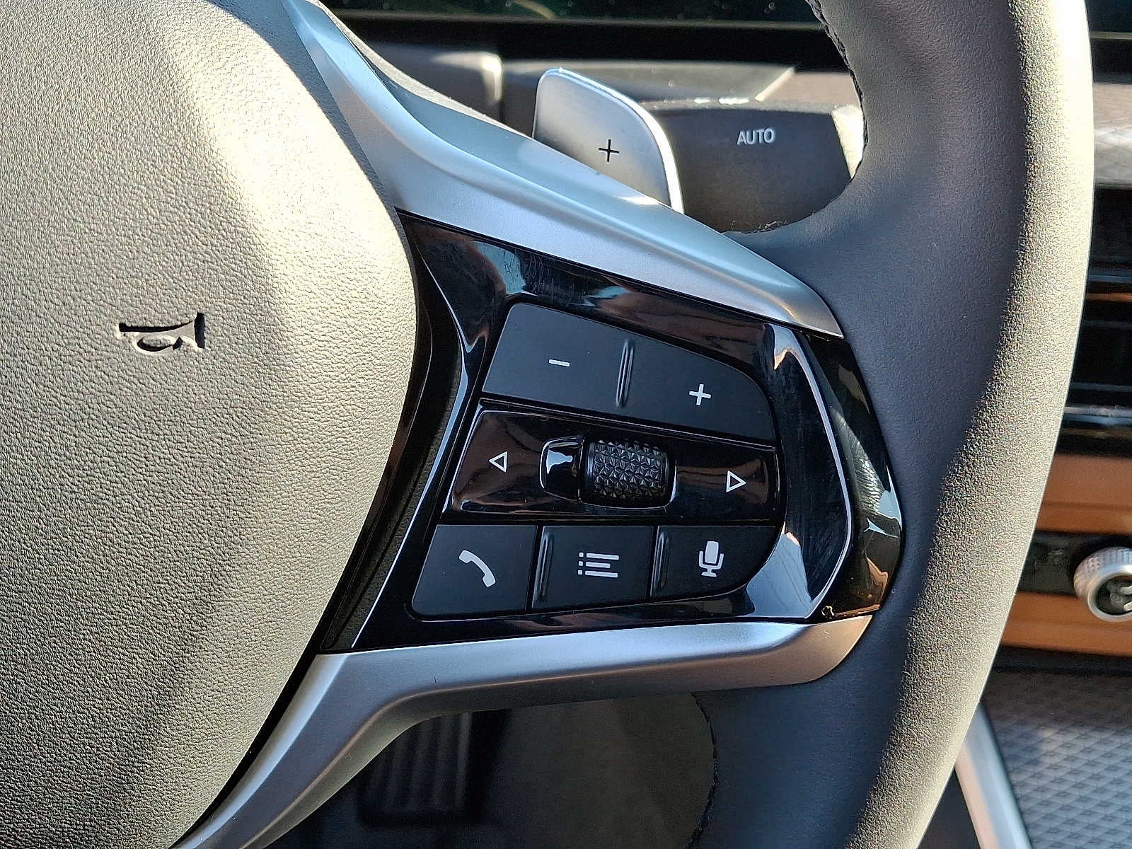 2025 BMW 3 Series 330i xDrive Sedan