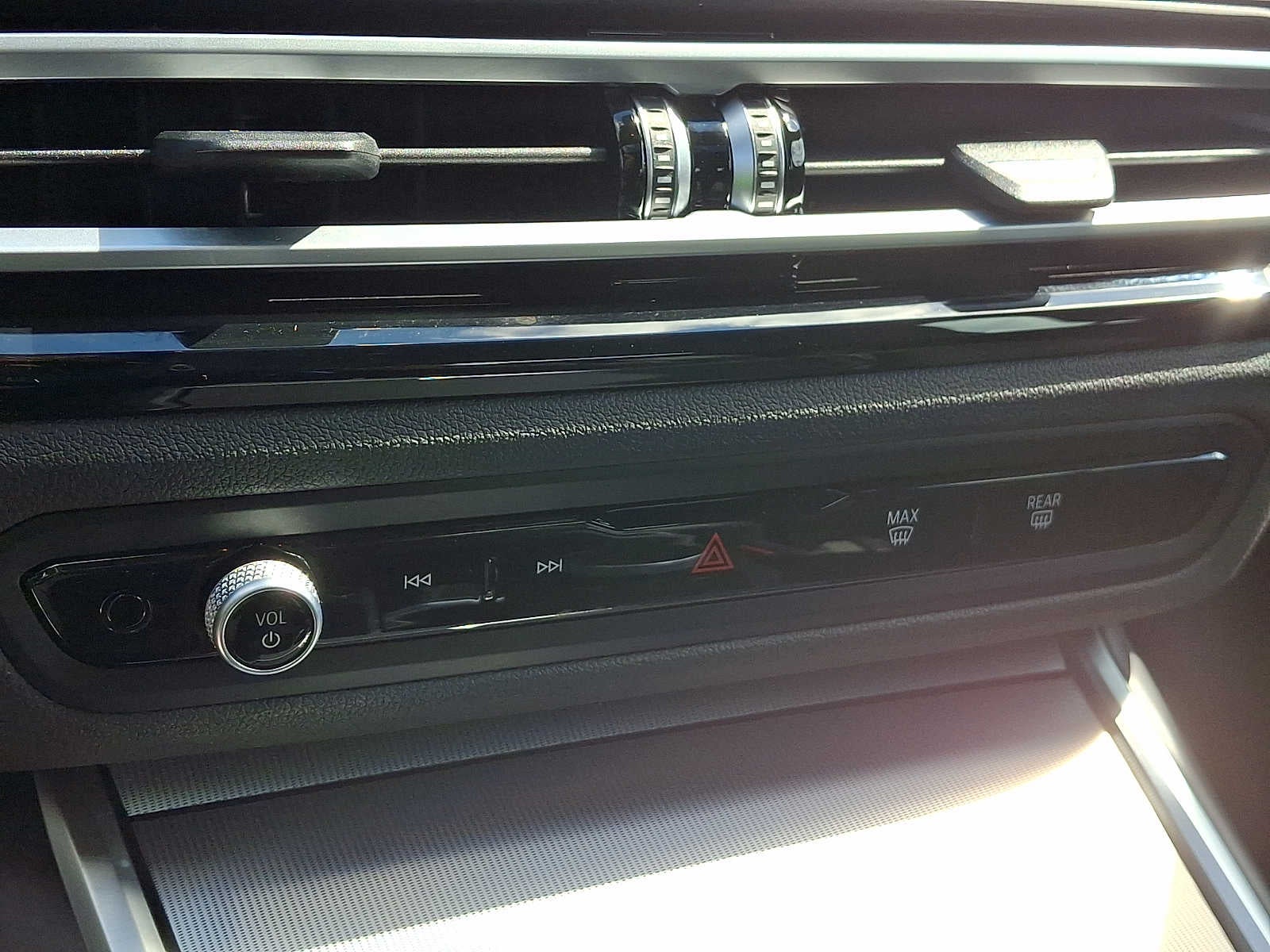 2024 BMW 3 Series 330i xDrive Sedan