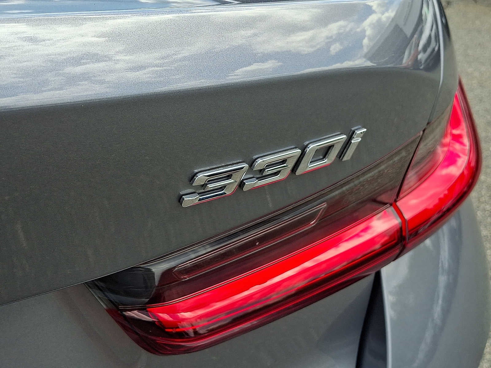 2023 BMW 3 Series 330i xDrive Sedan