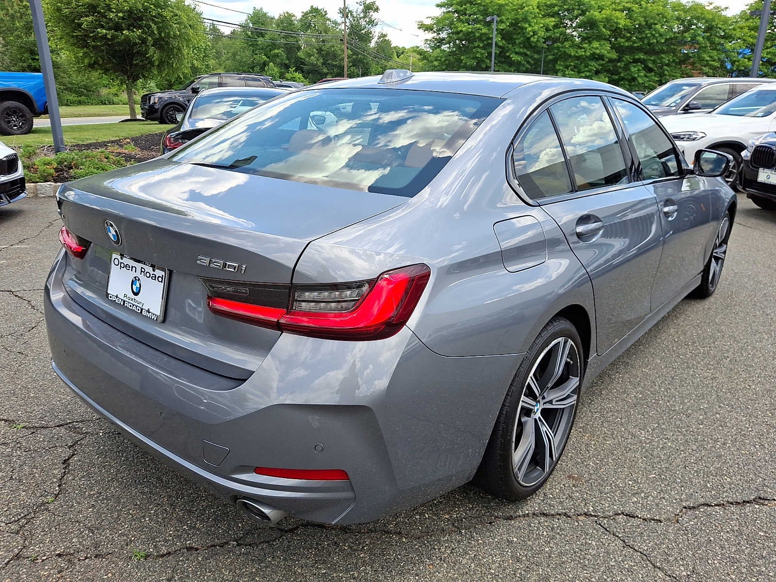 2023 BMW 3 Series 330i xDrive Sedan