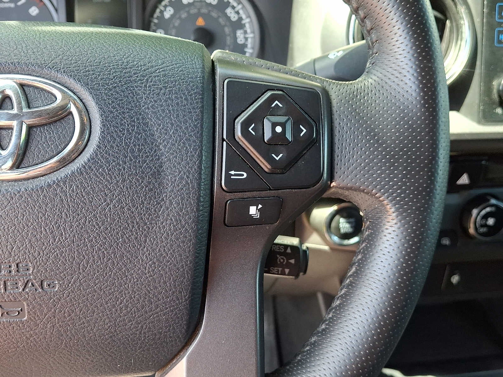 2017 Toyota Tacoma TRD Sport Double Cab 6 Bed V6 4x4 AT
