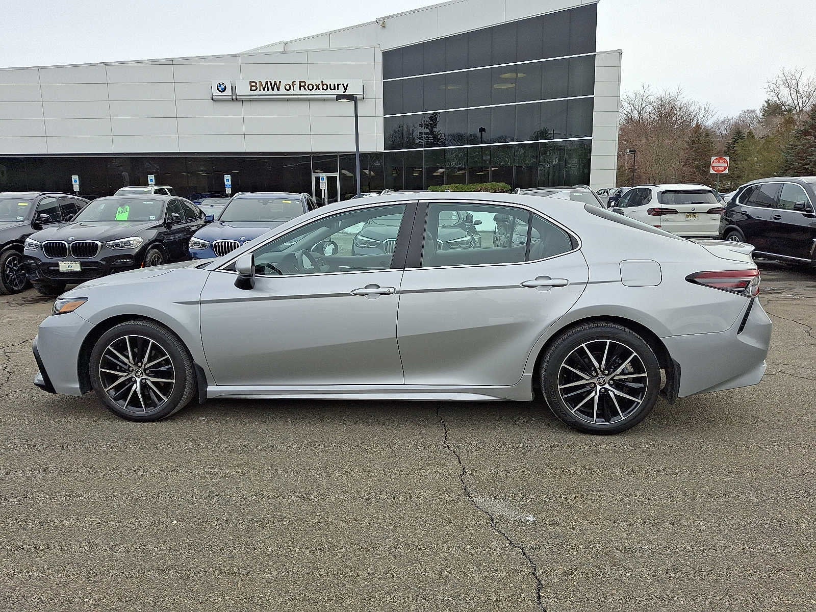 2021 Toyota Camry SE Auto AWD