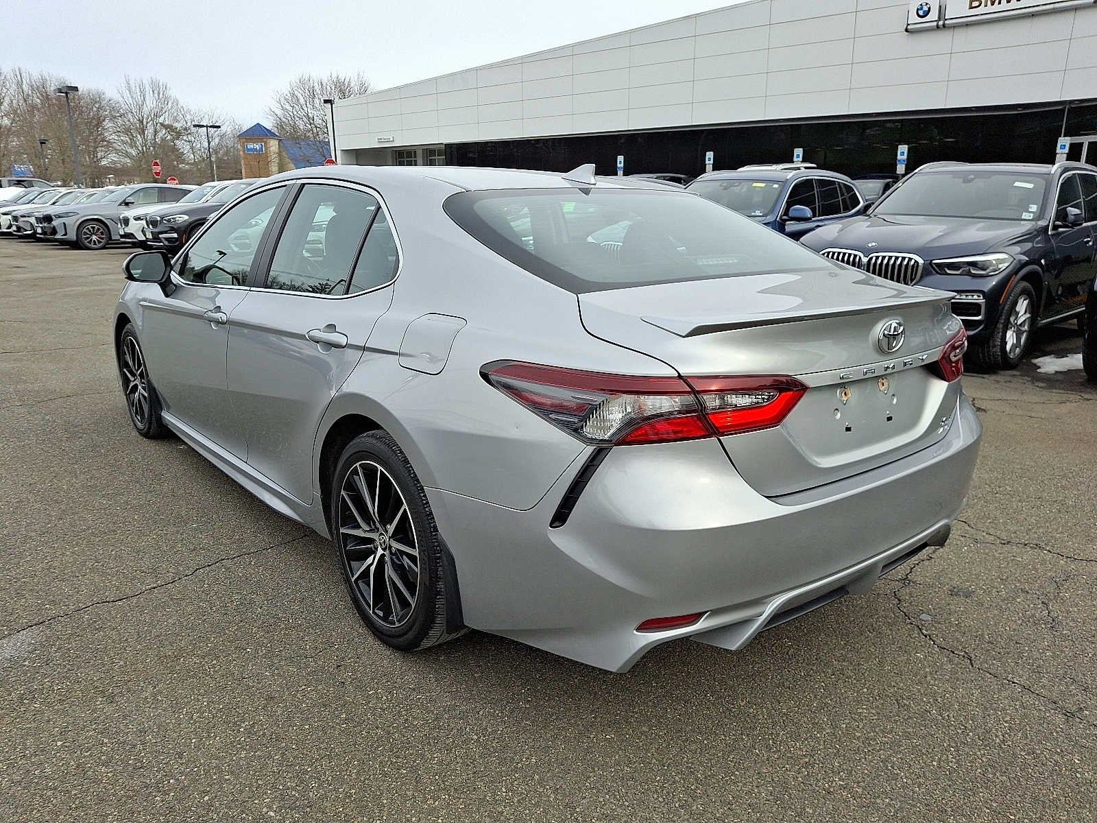 2021 Toyota Camry SE Auto AWD