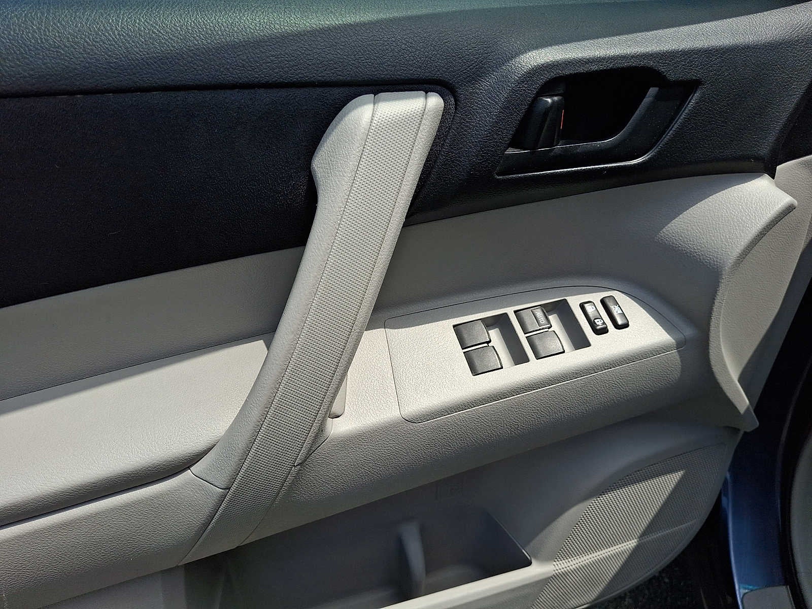 2013 Toyota Highlander 4WD 4dr V6