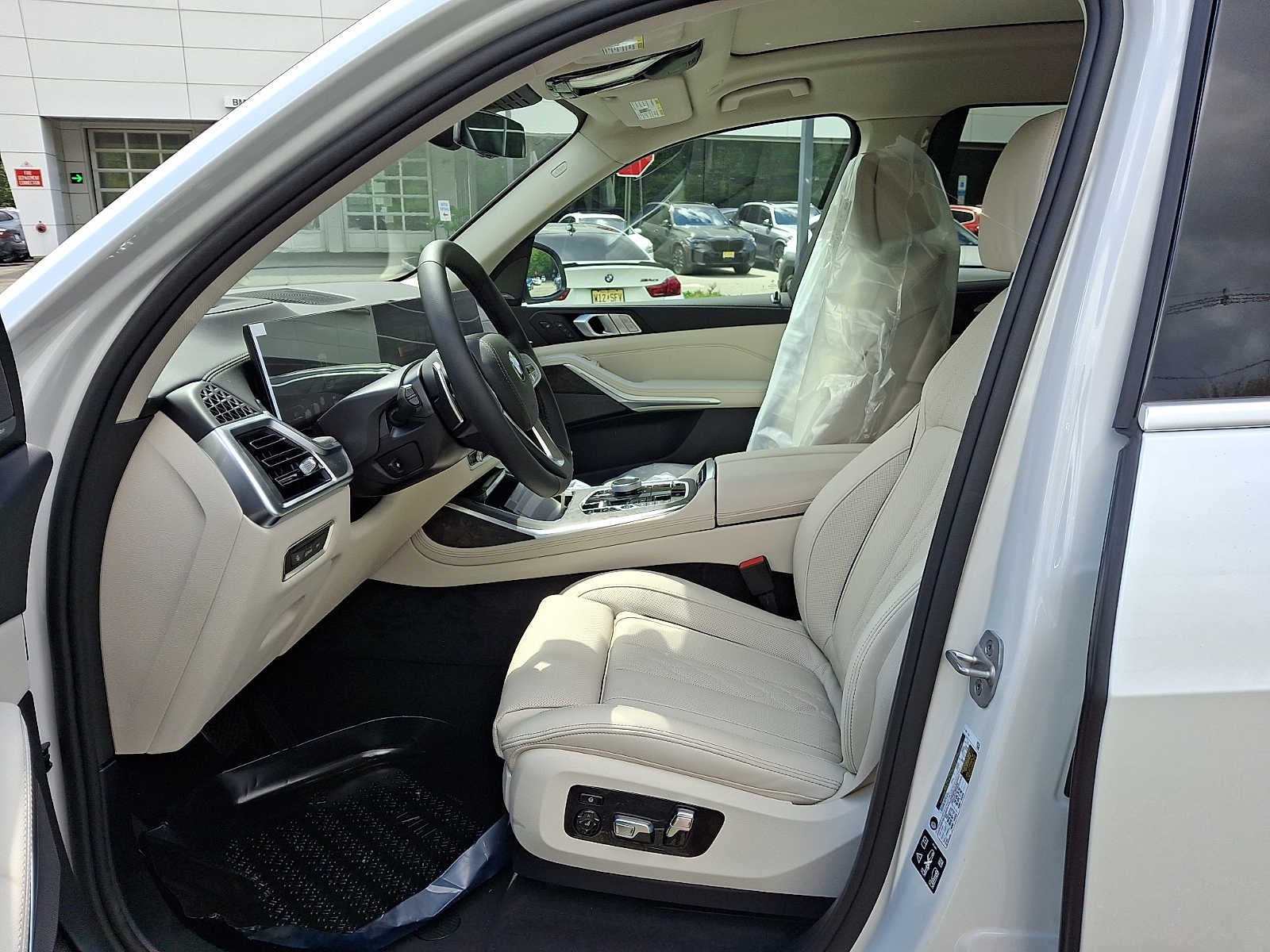 2027 BMW X7 xDrive40i Sports Activity Vehicle