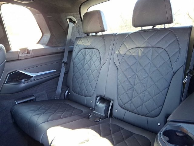 2023 BMW X7 xDrive40i Sports Activity Vehicle