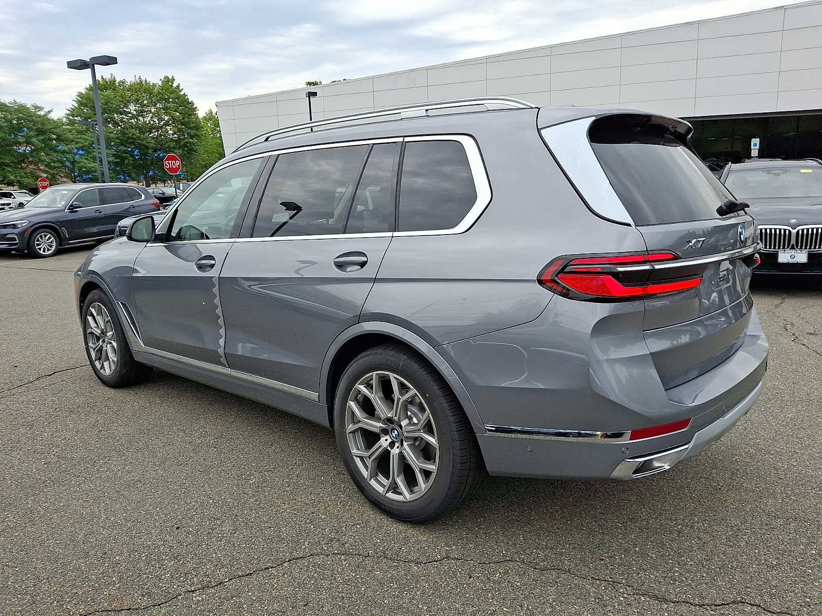 2027 BMW X7 xDrive40i Sports Activity Vehicle