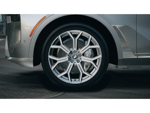 2026 BMW X7 xDrive40i Sports Activity Vehicle