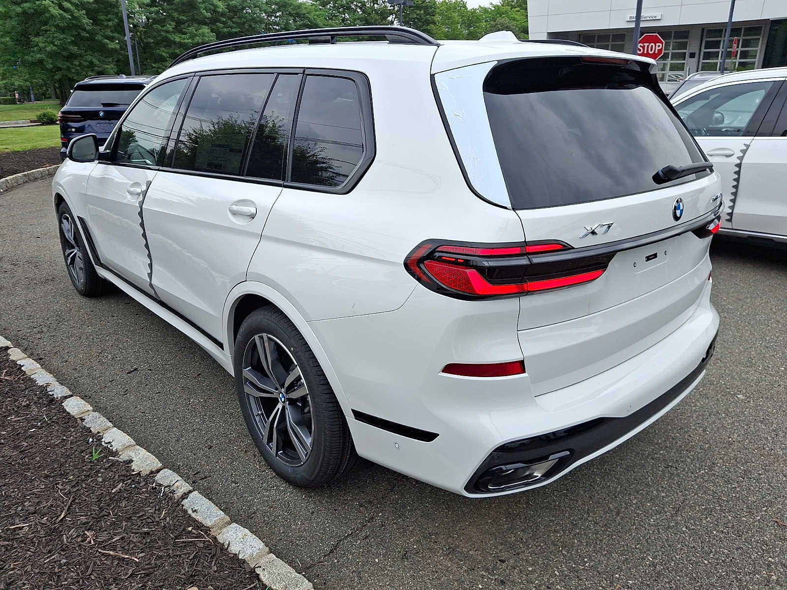 2027 BMW X7 xDrive40i Sports Activity Vehicle