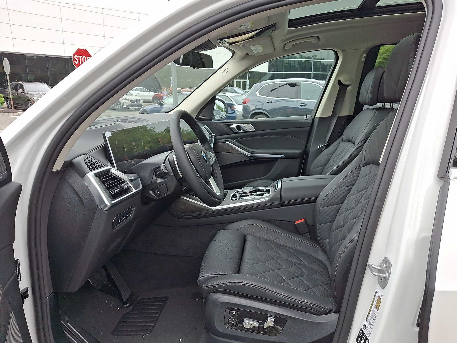 2027 BMW X7 xDrive40i Sports Activity Vehicle