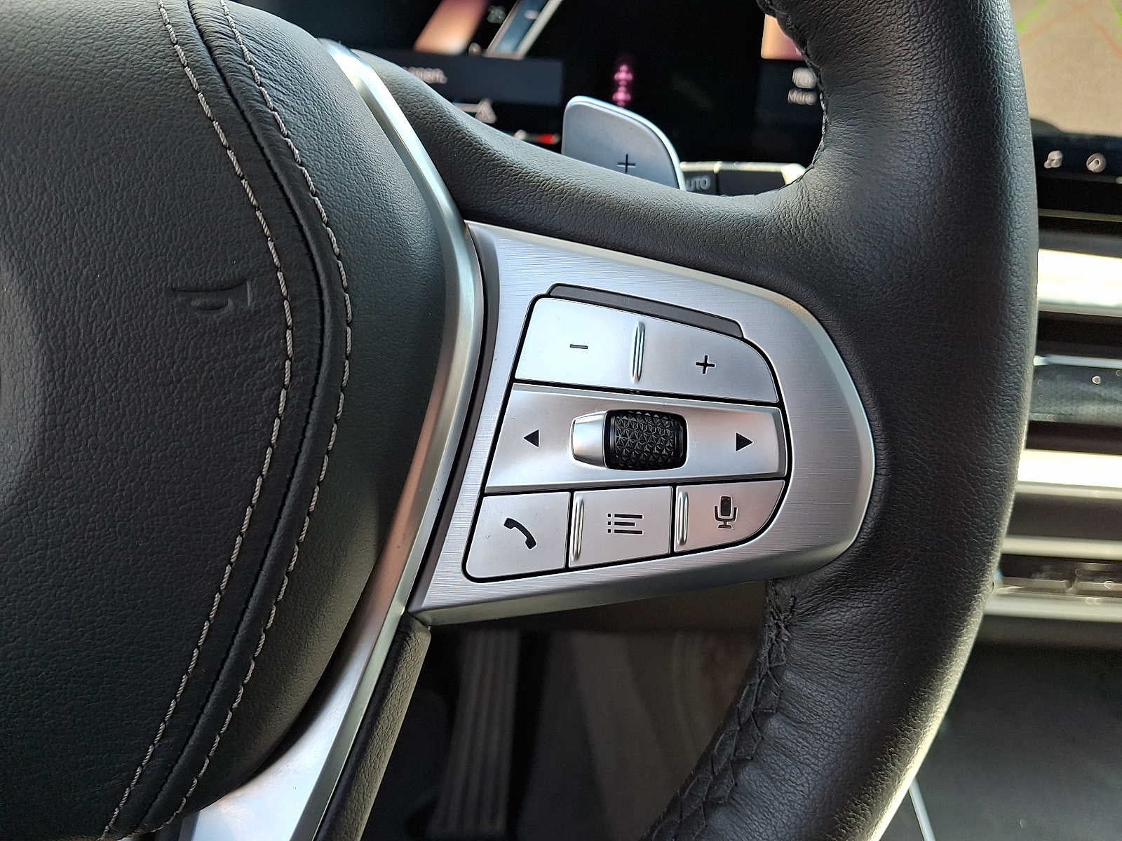 2026 BMW X7 xDrive40i Sports Activity Vehicle