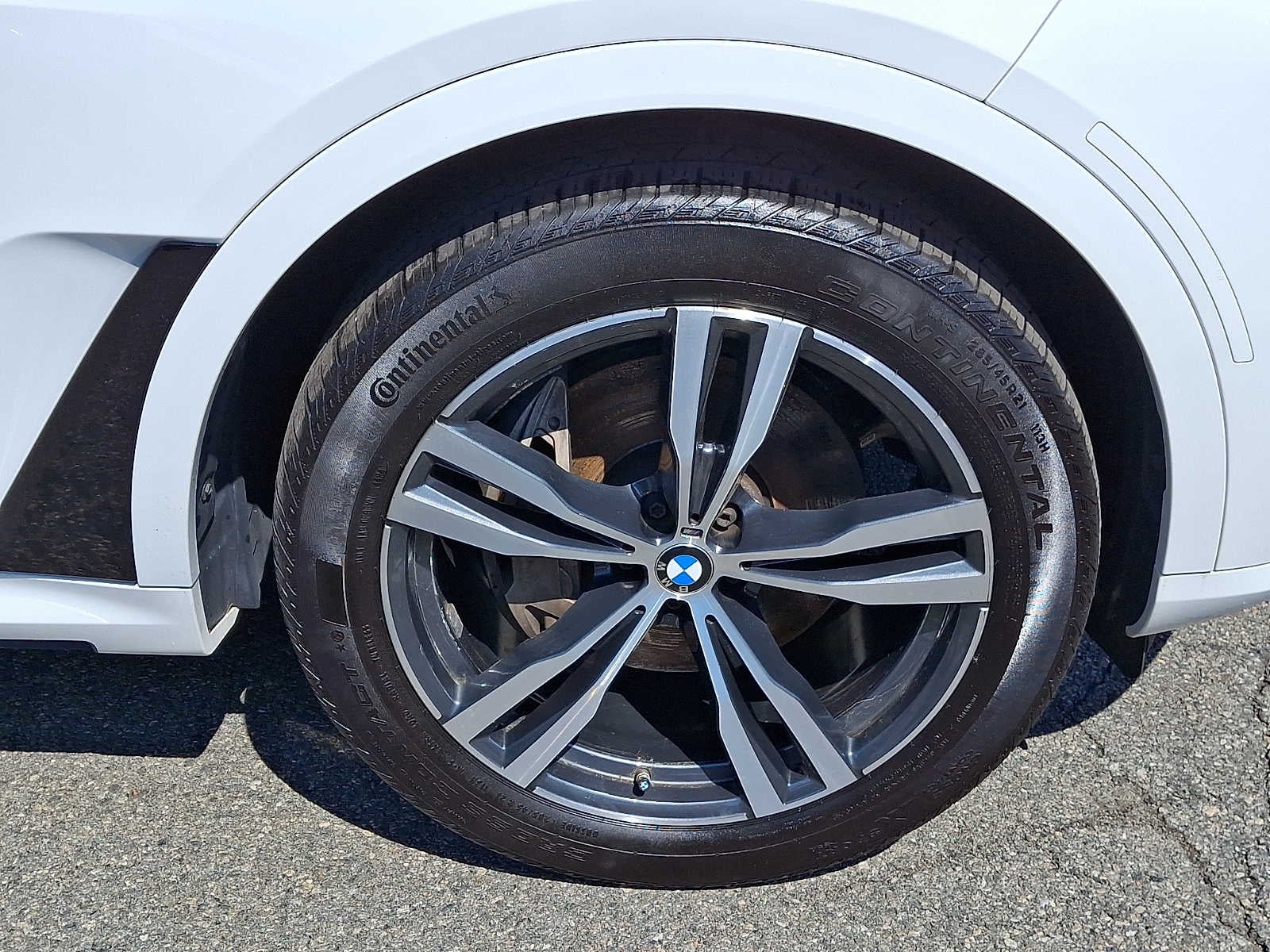 2024 BMW X7 xDrive40i Sports Activity Vehicle