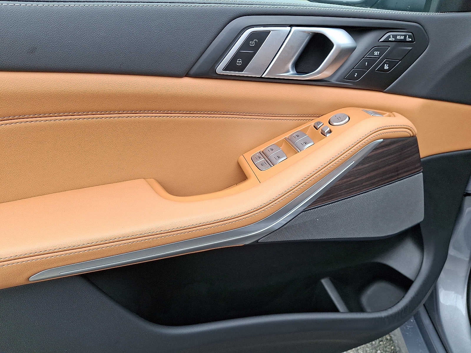 2025 BMW X7 xDrive40i Sports Activity Vehicle