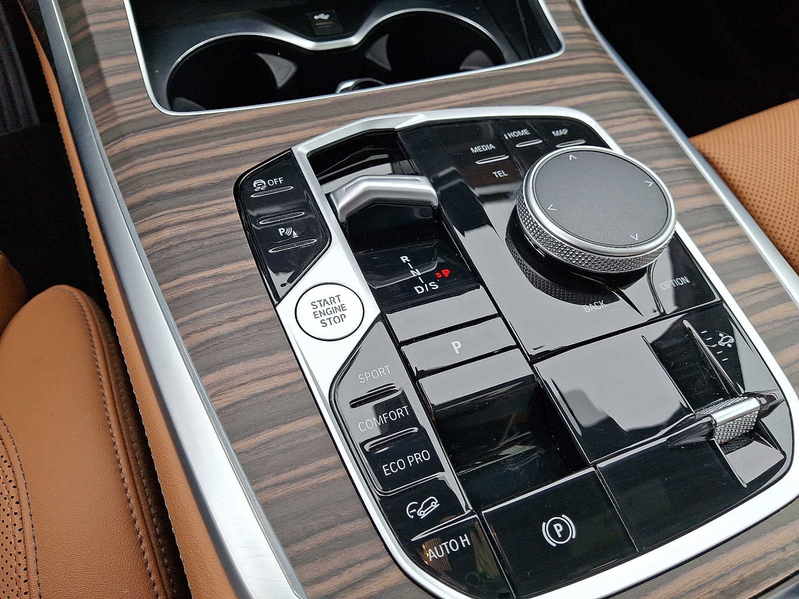 2025 BMW X7 xDrive40i Sports Activity Vehicle