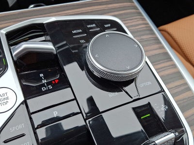 2025 BMW X7 xDrive40i Sports Activity Vehicle