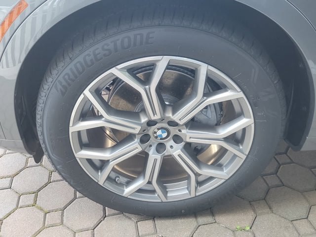 2025 BMW X7 xDrive40i Sports Activity Vehicle