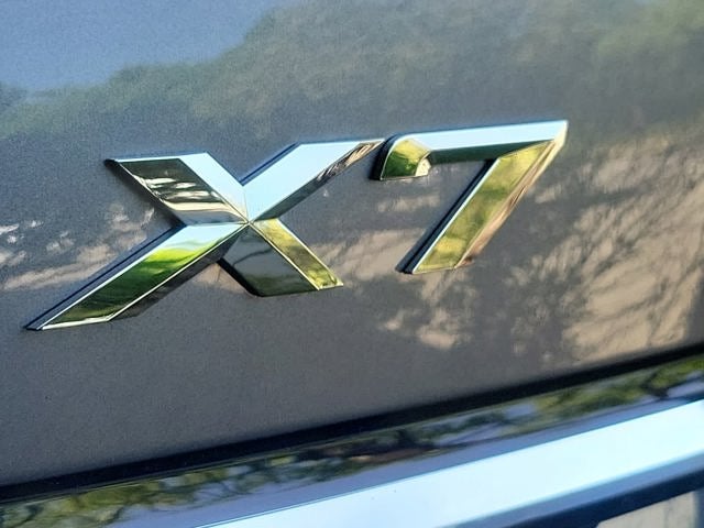 2025 BMW X7 xDrive40i Sports Activity Vehicle