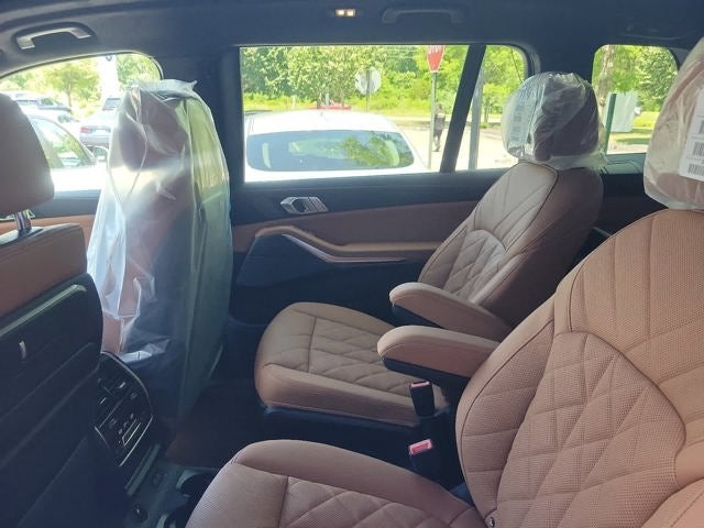 2025 BMW X7 xDrive40i Sports Activity Vehicle