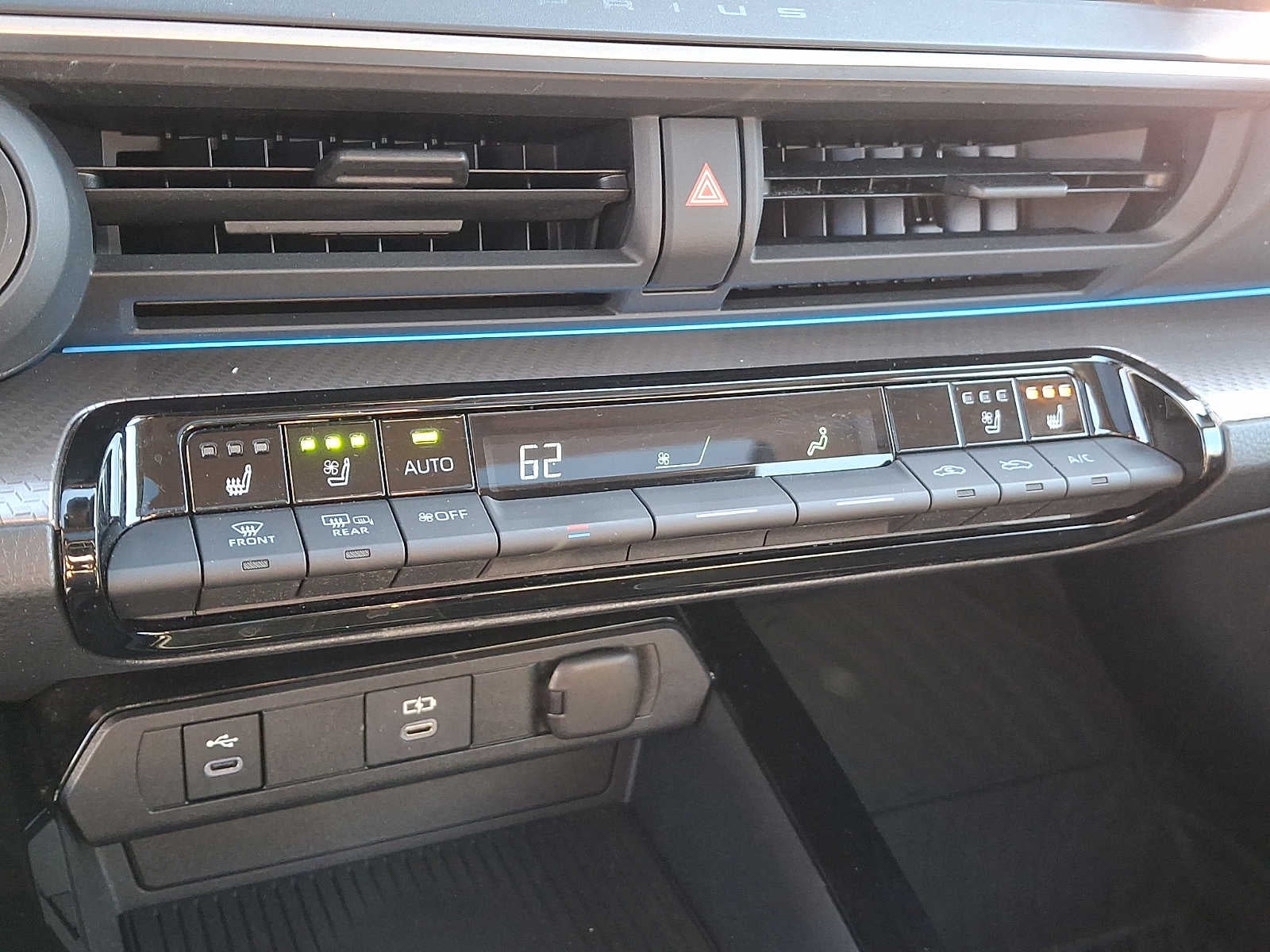2023 Toyota Prius Limited AWD