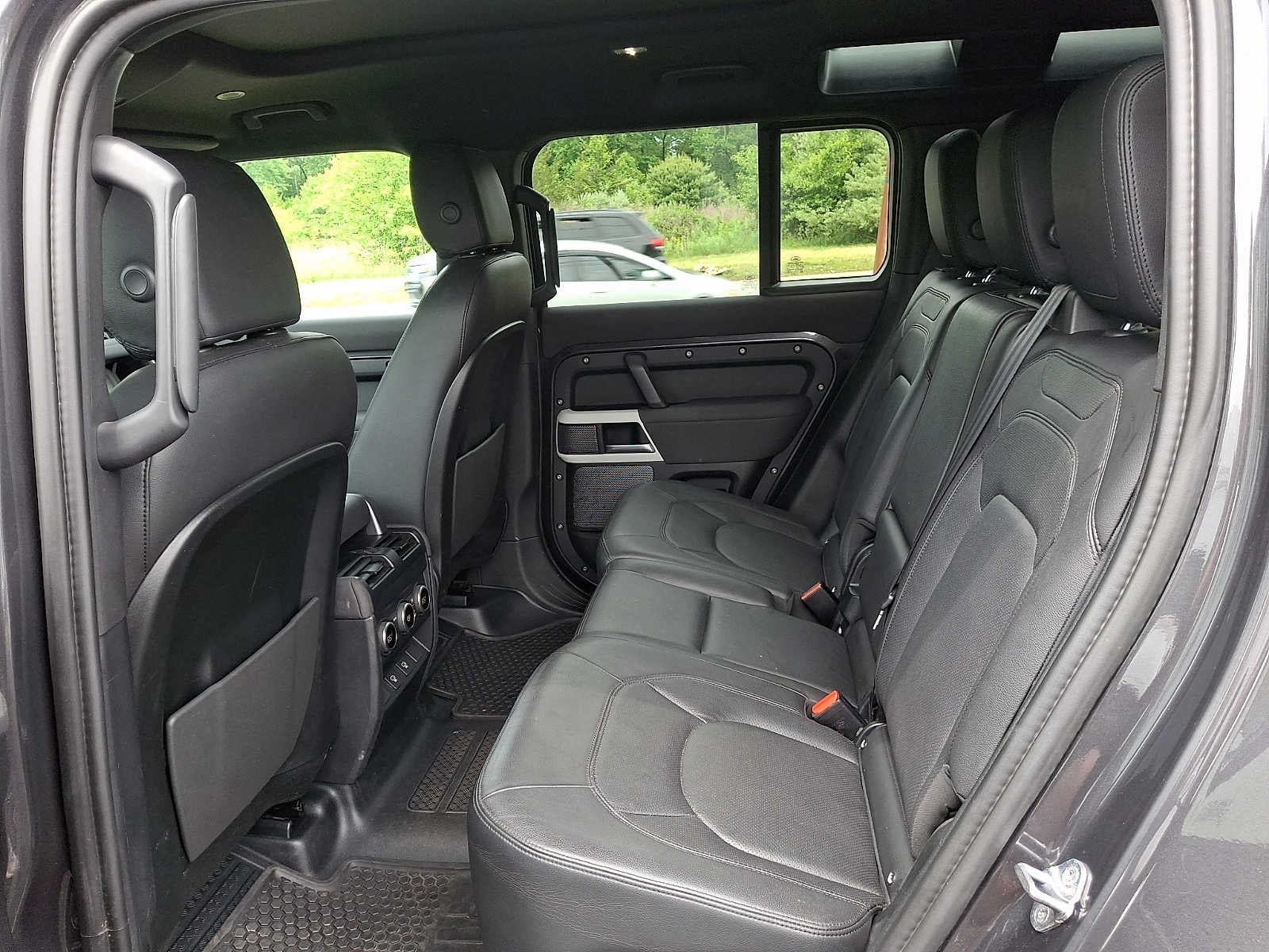 2023 Land Rover Defender 110 SE AWD