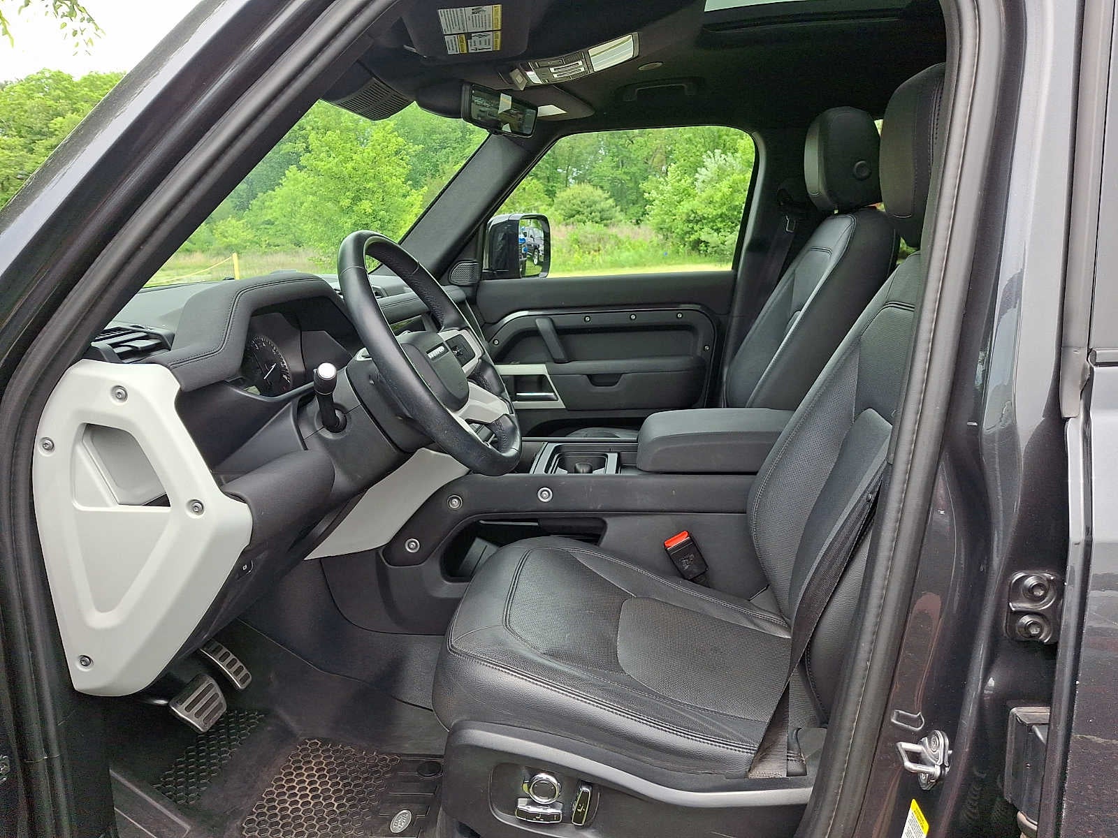 2023 Land Rover Defender 110 SE AWD