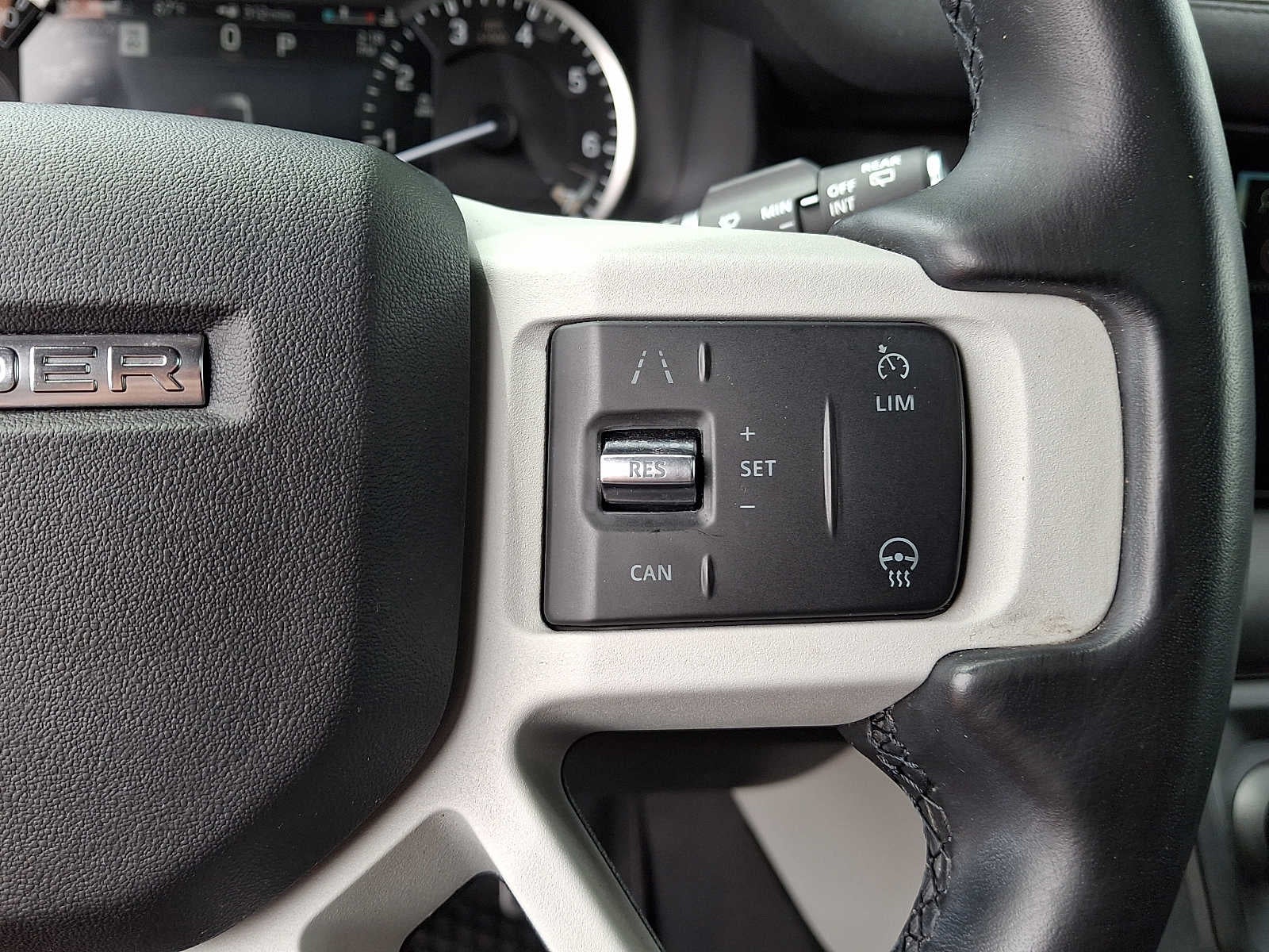 2023 Land Rover Defender 110 SE AWD