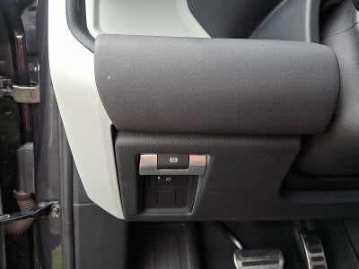 2023 Land Rover Defender 110 SE AWD