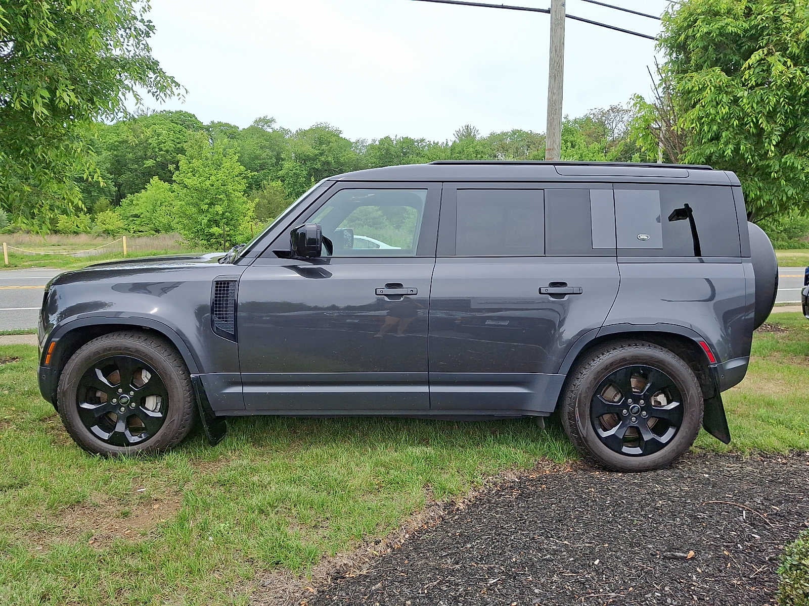 2023 Land Rover Defender 110 SE AWD