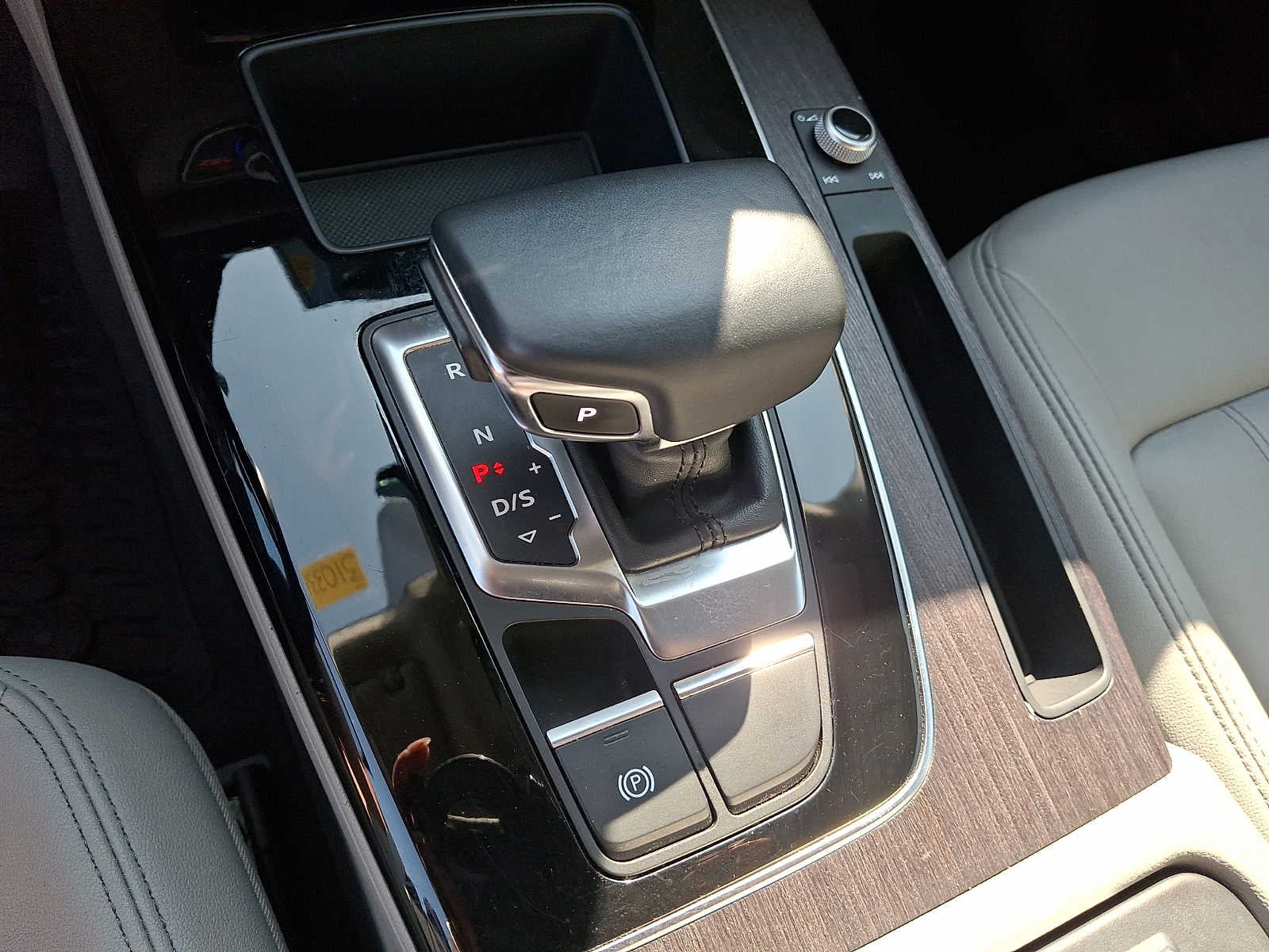 2022 Audi Q5 S line Premium 45 TFSI quattro