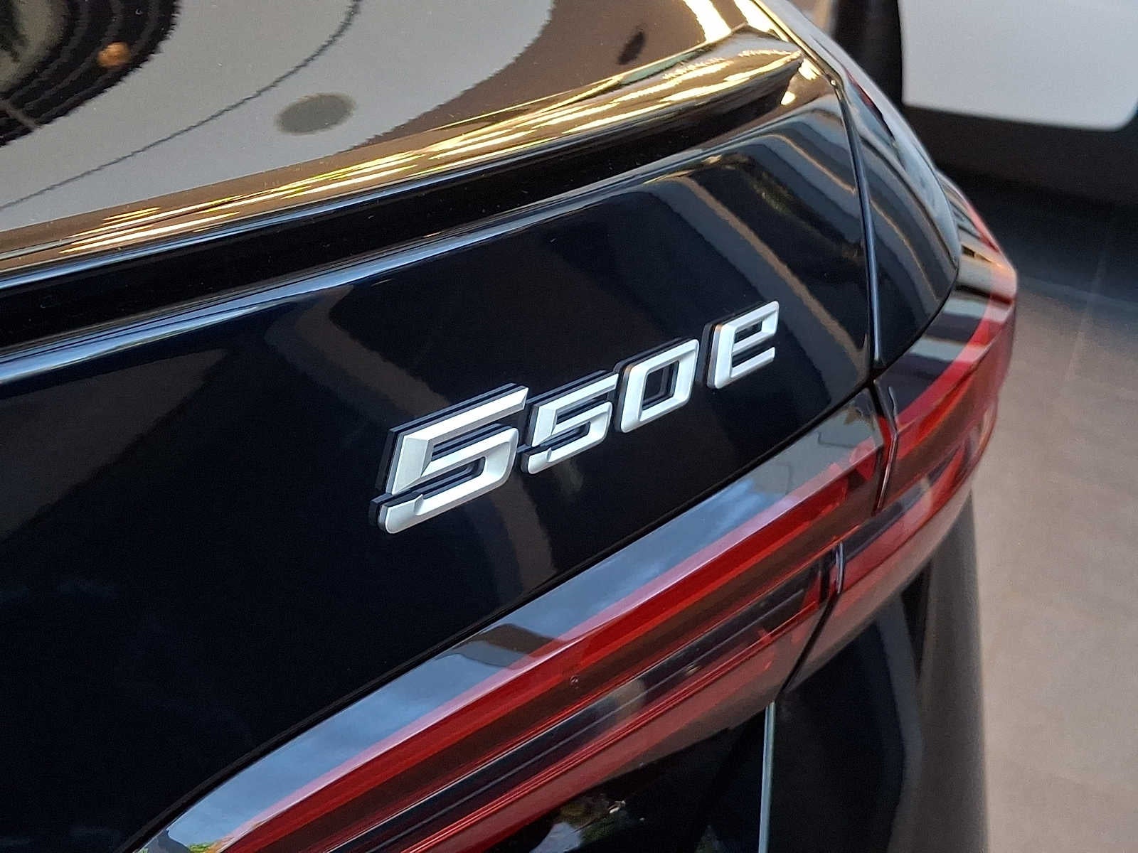 2027 BMW 5 Series 550e xDrive Sedan