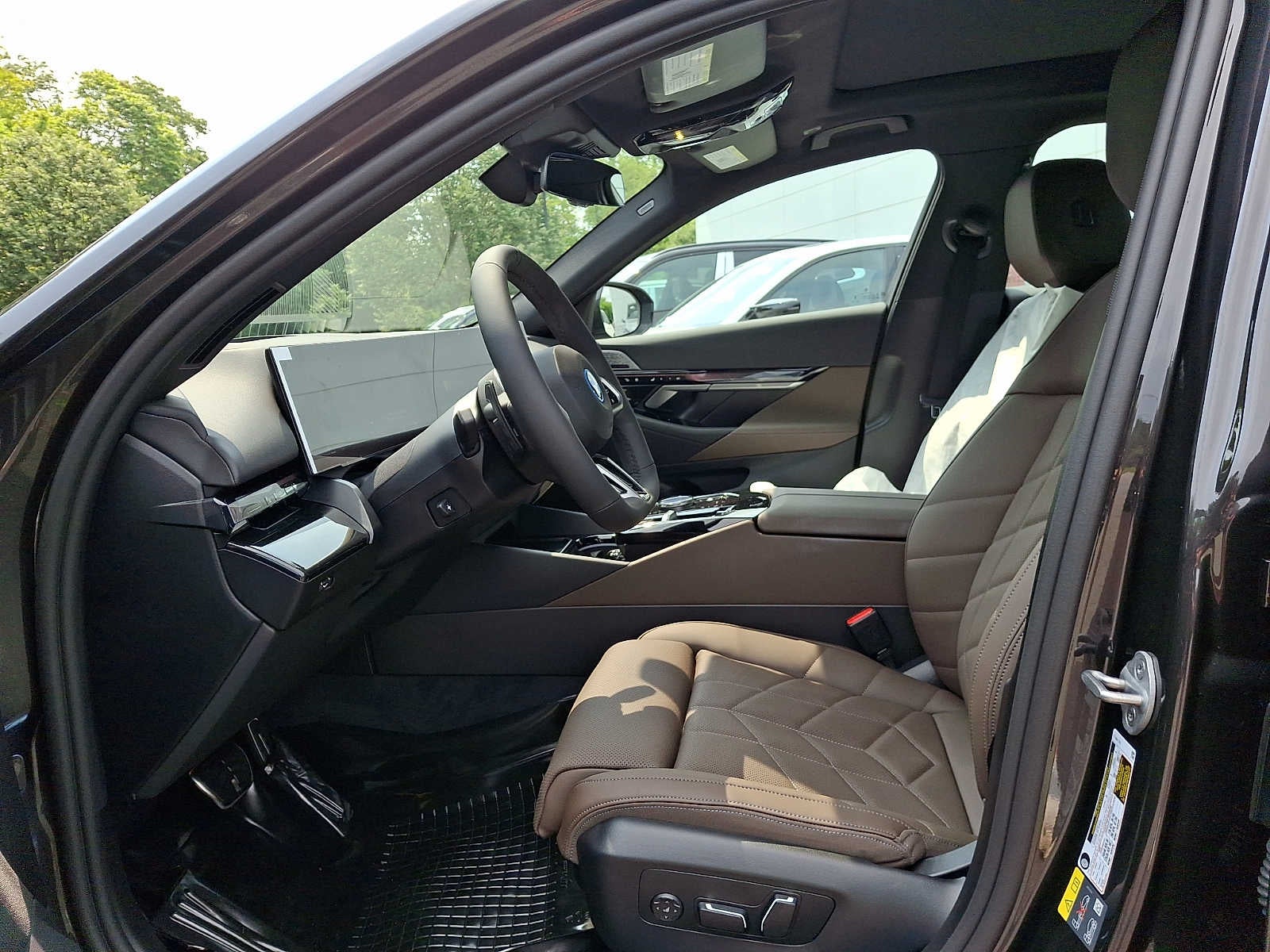 2027 BMW 5 Series 550e xDrive Sedan