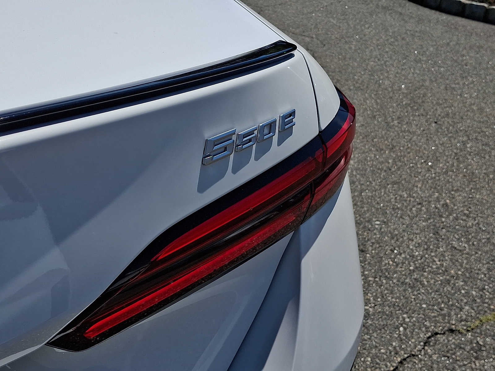2027 BMW 5 Series 550e xDrive Sedan
