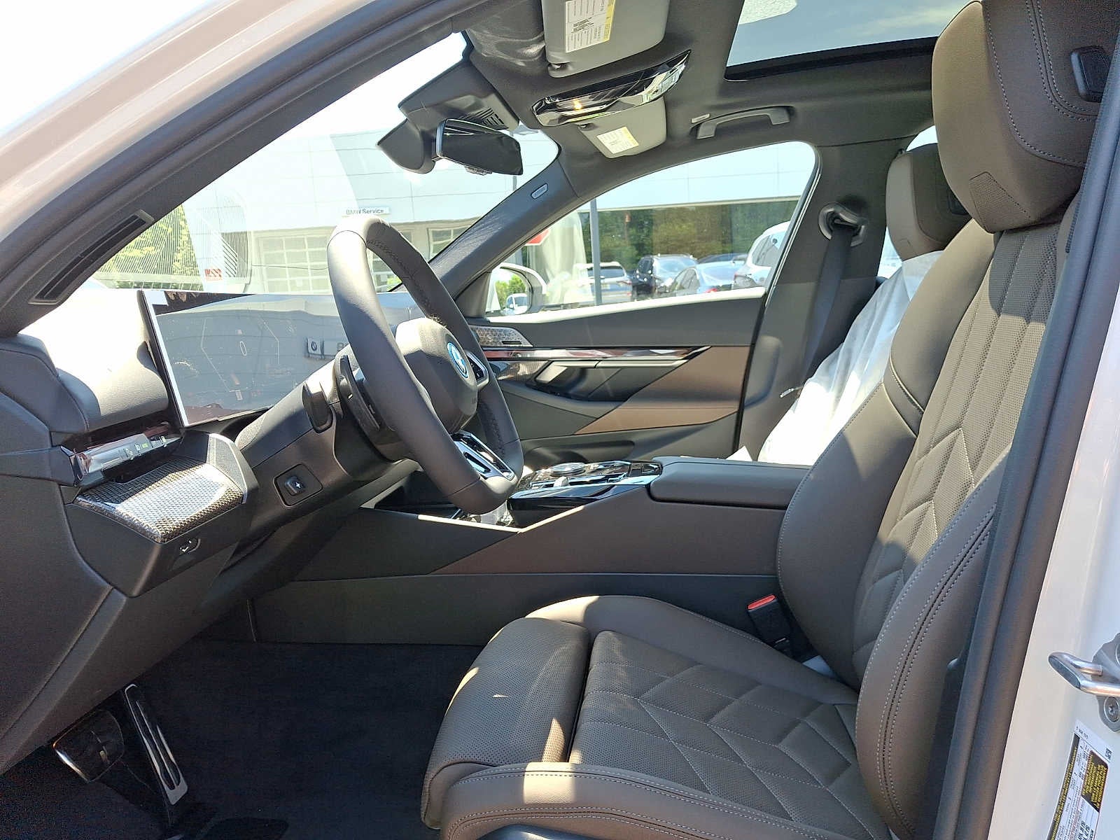 2027 BMW 5 Series 550e xDrive Sedan